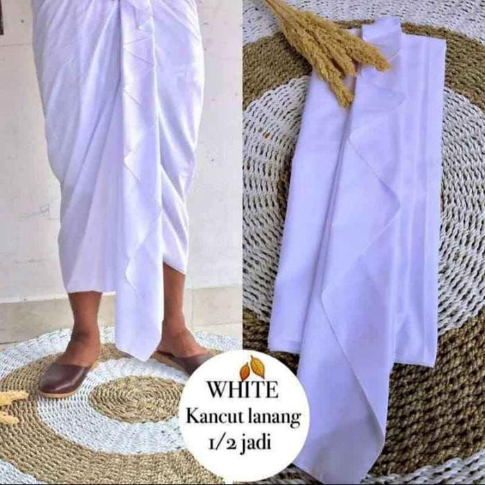 Gambar Kamen setengah jadi pria pakaian adat Bali - Hitam, Lembaran dari Andira Bali Busana undefined 4 Tokopedia
