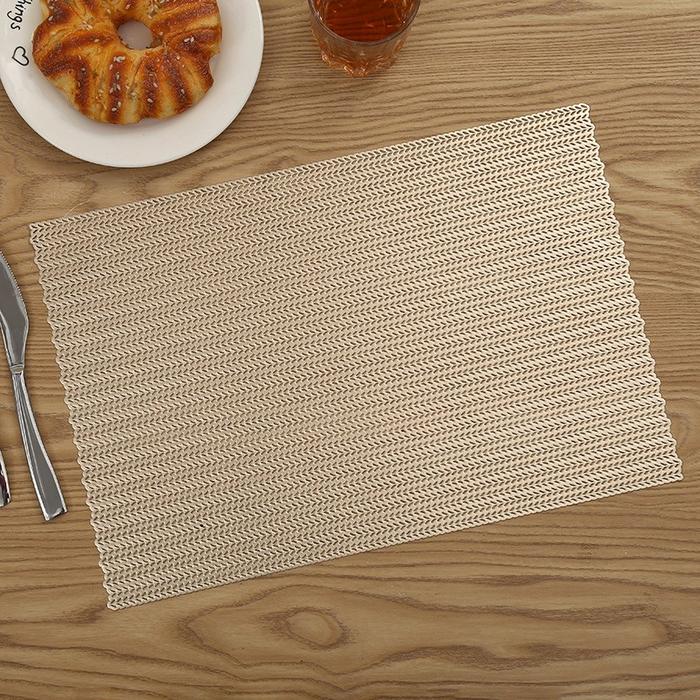 Gambar Tatakan Piring / Placemat PVC High Quality Import Square Gold - Gold dari Home Decor Zega undefined Tokopedia