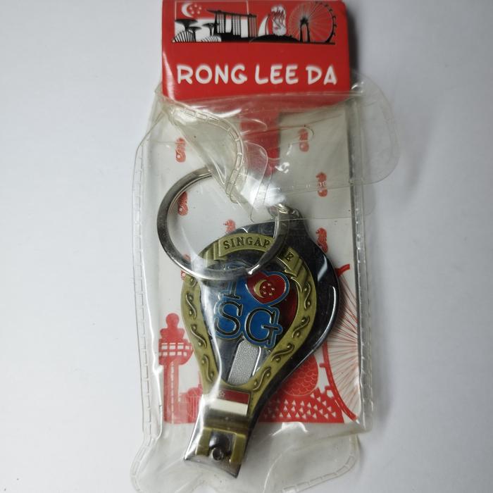 Gambar Gantungan Kunci Gunting Kuku Singapore SG oleh oleh souvenir Keychain dari preloved sale JKT undefined Tokopedia