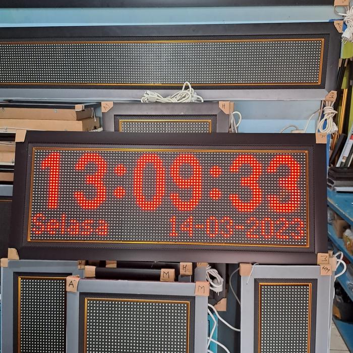 Gambar JAM DIGITAL BESAR DAN TANGGAL - MERAH INDOR dari Bamboo nanda art gallery undefined Tokopedia