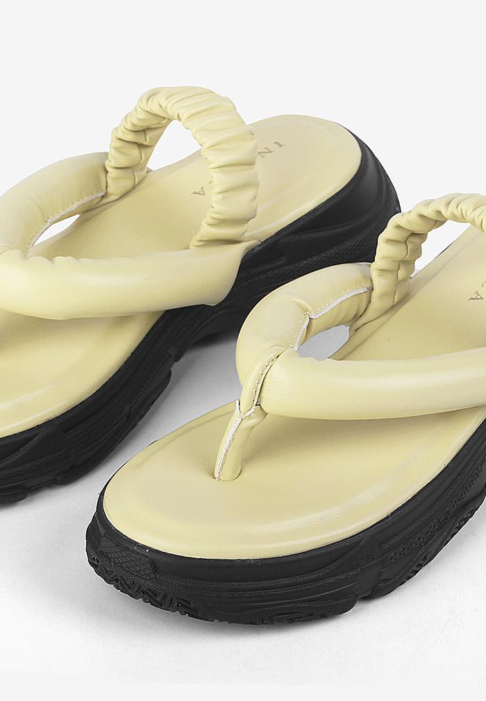 INPACA Berlin Puffy Thong Sporty Sandals Butter Yellow, 36