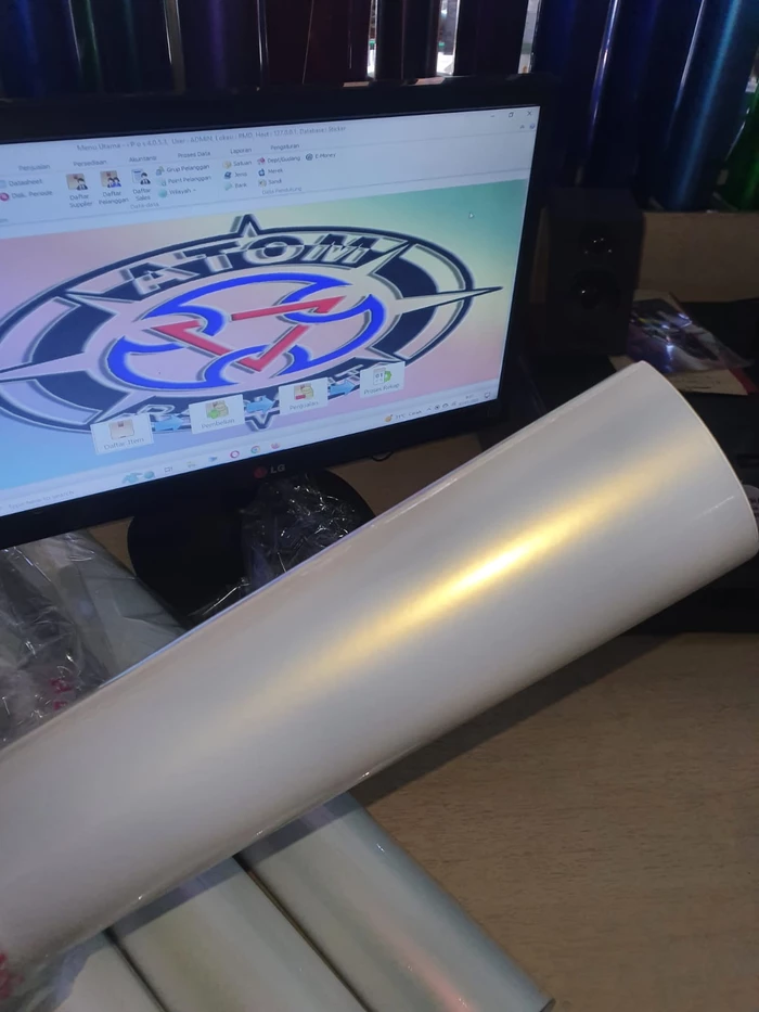 Gambar Sticker Putih Mutiara Pearl 50 cm (rol) - Gold dari Atom Sticker undefined Tokopedia