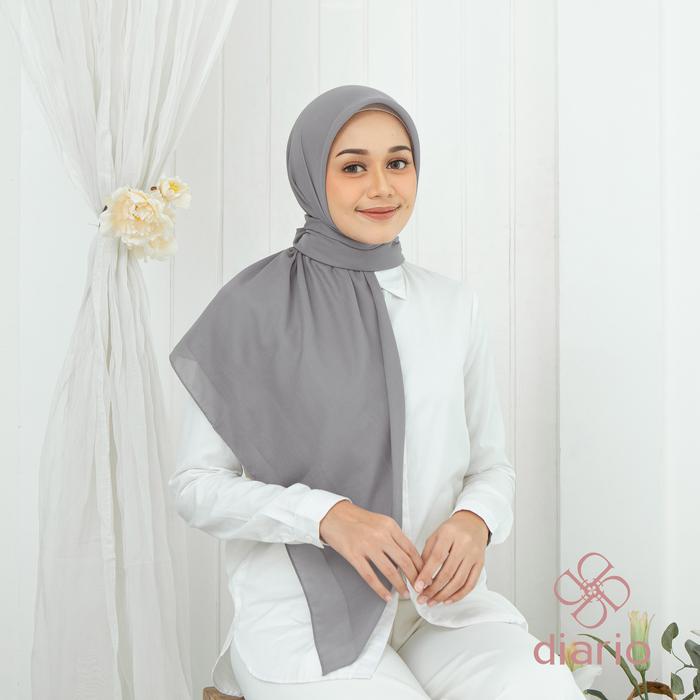 Gambar Hijab Wanita Plain Scarf Voal Diario Grey Series - Tortelle dari Diario undefined Tokopedia