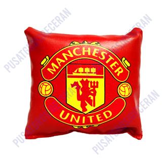 Gambar Bantal Seri Sepak Bola Hadiah Souvenir Oleh oleh Club Sepak Bola - 51 MU Merah, Gambar 1 sisi dari Pusat Grosir Eceran undefined Tokopedia