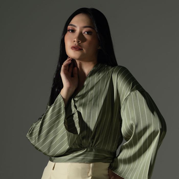 Gambar URBAN&CO Fashion Shirt Bell Sleeve Pink - 122022 - Green, XL dari URBAN&CO OFFICIAL undefined Tokopedia