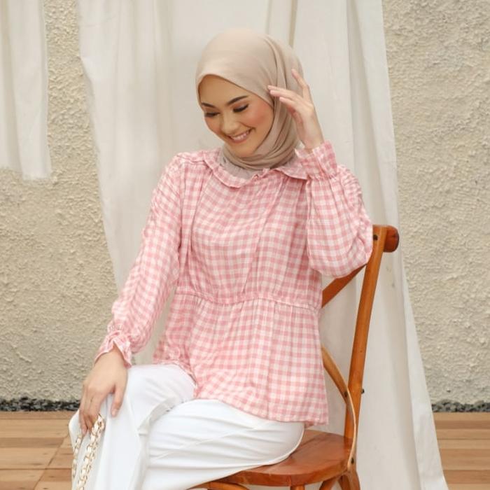 Gambar ATASAN BLOUSE KOTAK GINGHAM KOREA - Pink dari vibilo undefined Tokopedia