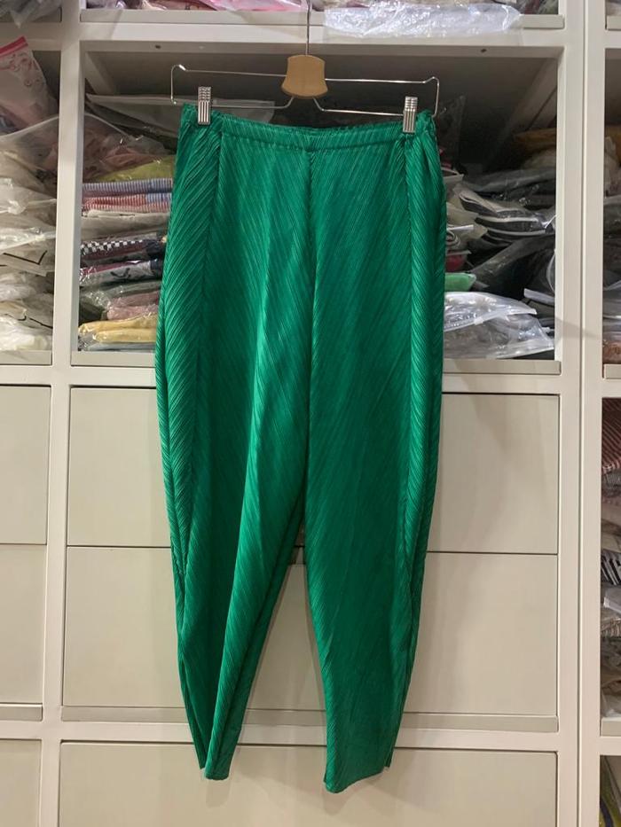 Gambar Milo pleated pants ( premium quality pleats) - Green, All Size dari Prettyinpastel28 undefined Tokopedia
