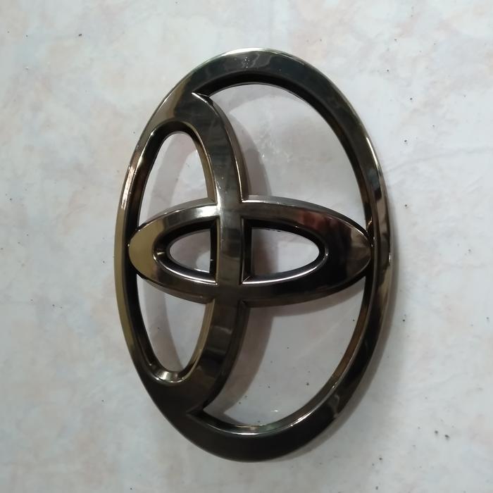Gambar emblem logo lambang Toyota Innova reborn 2016_2022 black chrome - depan dari vikivariasi undefined Tokopedia