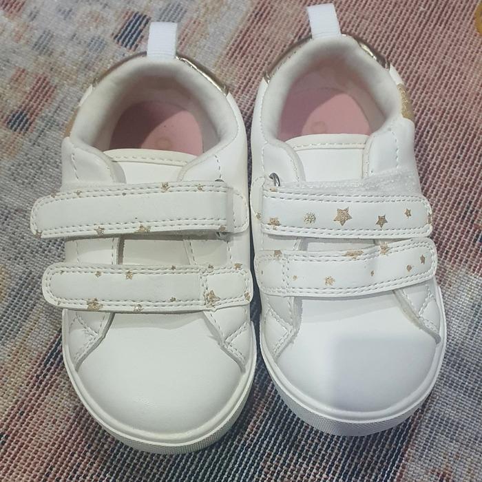 Gambar sepatu preloved anak original branded - oshkosh putih dari hanihani store undefined Tokopedia