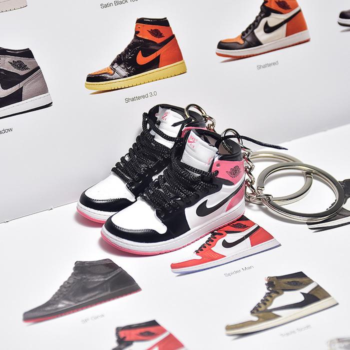 GANTUNGAN KUNCI SEPATU 3D SNEAKER MINI AIR JORDAN PASANG