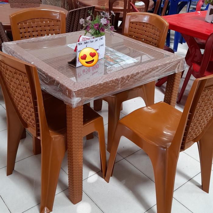 Gambar set meja makan kaca dan kursi plastik Napolly dari TOKO YASMIN WARDAH undefined Tokopedia
