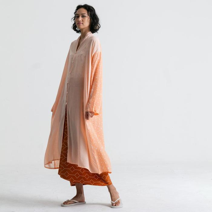 Gambar Kebaya Panjang Lapis Onde - Salmon, SM dari Sejauh Mata Memandang undefined Tokopedia