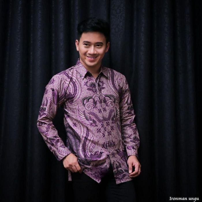 Gambar Couple batik anak dan ayah || Batik murah terbaru Batik Ironman 2 - Kmj Iron Ungu, M dari Puri Batik_15 undefined Tokopedia