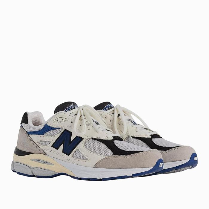 Jual NEW BALANCE MEN'S 550 LUNAR NEW YEARS NEW BALANCE M990WB3