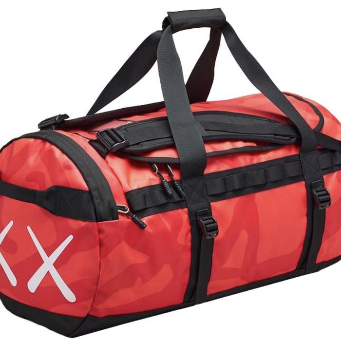 THE NORTH FACE XX KAWSベースキャンプナイロンダッフルバッグ（楽天 