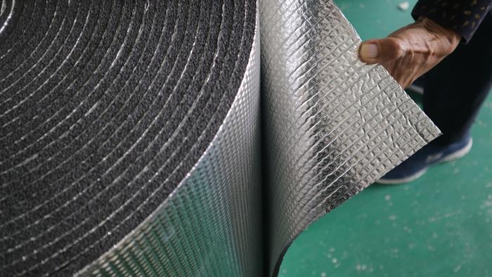 Gambar Peredam Panas Atap 12mm x 1M x 25 M Peredam atap Rumah Gedung Pabrik - Double SIde, FR dari RATALINDO FOAM undefined Tokopedia