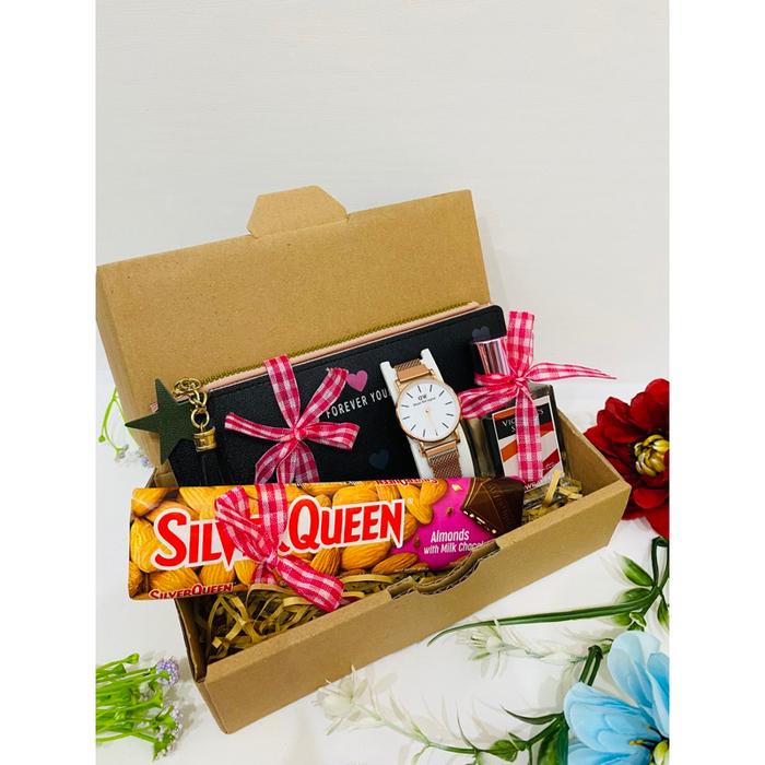 Gambar Hampers Valentine Hampers Ultah Cewek Anniversary Hampers Kado Wisuda - PAKET 1 dari Perdana Jaya Makmur.1 undefined Tokopedia