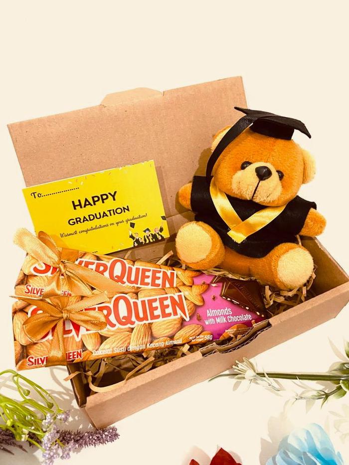 Gambar Hampers Valentine Ultah Wisuda Cewek Cowok Kado Anniversary Hampers - PAKET W1 dari Perdana Jaya Makmur.1 undefined Tokopedia