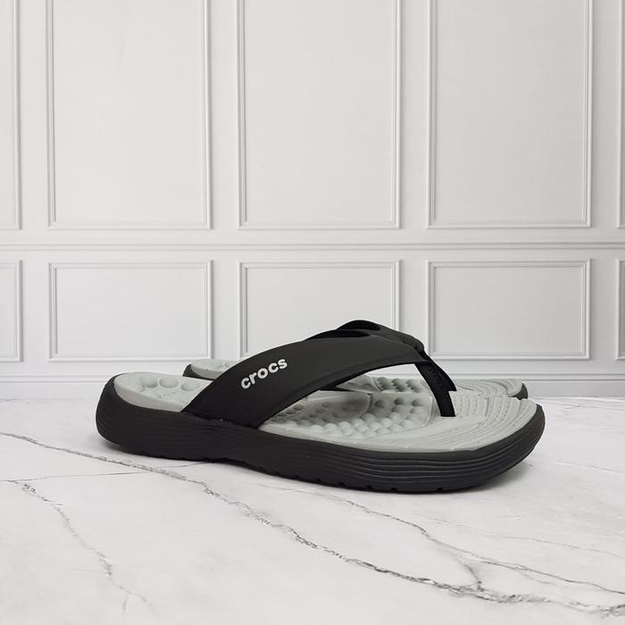 Gambar CROCS SANDAL PRIA REVIVA FLIP CANVAS / SENDAL CROCS PRIA JEPIT - Hitam, M7 dari Crocs Store Ind undefined Tokopedia