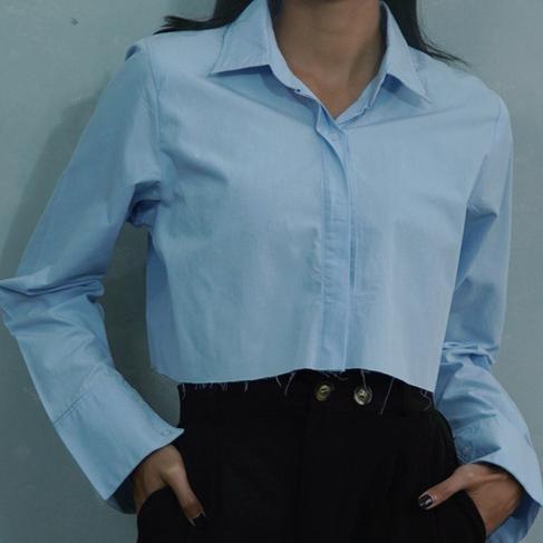 Gambar EVIDAY - VESTA OversizeD CROP SHIRT Baju Panjang Oversize Atasan Wanita Basic Casual - Baby blue, All Size dari Eviday undefined Tokopedia