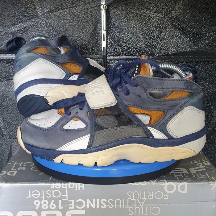 Gambar Sepatu NIKE Air Trainer Huarache Second Original dari EIA store undefined Tokopedia