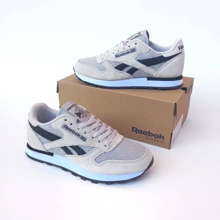 Jual Sepatu Reebok Classic Utility Grey Black White 40 Kota - Main Image