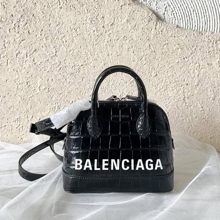 バッグ Balenciaga Ville TOP handle small bag 収納力と品格が両立！バレンシアガのおしゃれバッグ「VILLE」最新作3