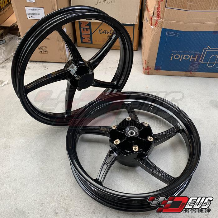 Gambar Velg VROSSI Sprint Mamba Ninja R SS RR R17 x 215 300 Palang 5 Rasa OZ dari Deus Store V2 undefined Tokopedia