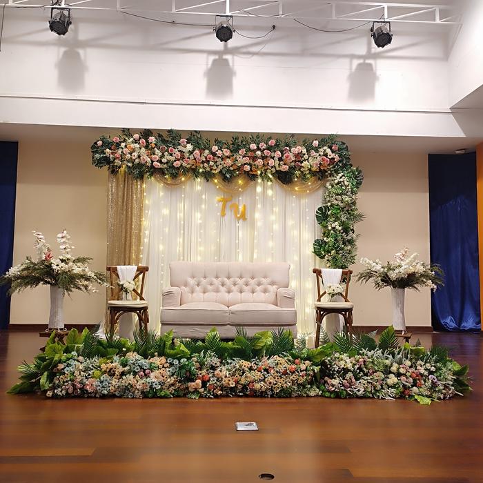 Gambar dekorasi pelaminan mini 3 meter+kursi pelaminan+entrance gate dari Wonderful Family Decorations-Anne Savitri undefined Tokopedia