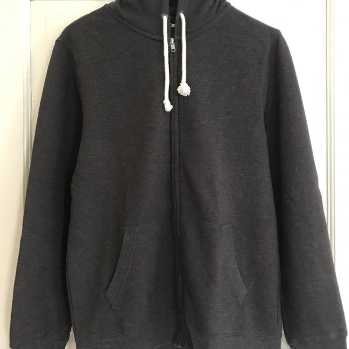 Gambar Zipper Hoodie Basic by F2F Second Branded dari Malikii Store undefined Tokopedia