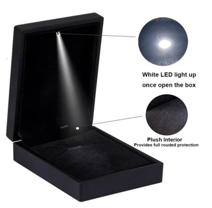 Gambar Kotak LED Perhiasan Kalung Jewelry Box dengan Lampu - Hitam dari Private Elegance undefined Tokopedia