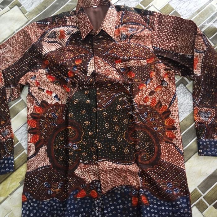 Gambar batik pria /kemeja batik premium tulis madura 6389 dari Ervabatik undefined Tokopedia