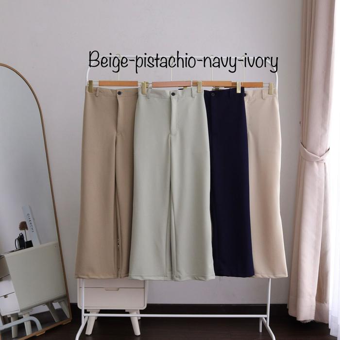 Gambar Moana Pant - Ivory, Upsize+ dari Amicoidofficial undefined Tokopedia