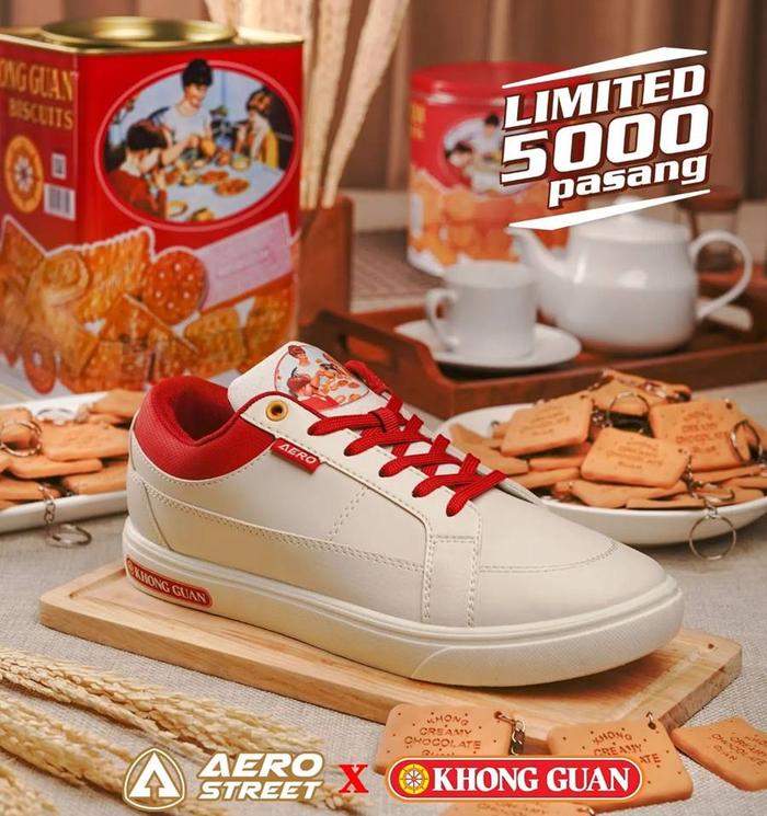 Gambar Sepatu AEROSTREET x KHONG GUAN Putih Putih Merah - 39 dari Fiscus Shop undefined Tokopedia