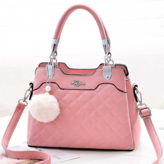 Gambar Tas Handbag Wanita Import Aksesoris Gantungan Pom Pom - Pink dari Kiat Tata Anugerah undefined Tokopedia