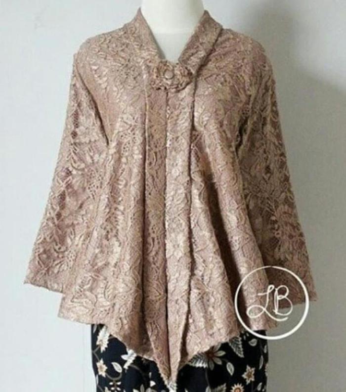 Gambar LB Atasan Kebaya Wanita Model Floy Kutu Baru Bahan Brukat Warna Coklat Susu Dress Gold Hitam Maroon Panjang 7/8 Gaya Feminin Acara Formal Nonformal Ukuran M L XL XXL XXXL - Coklat Susu, M dari TIHONGSTORE undefined Tokopedia