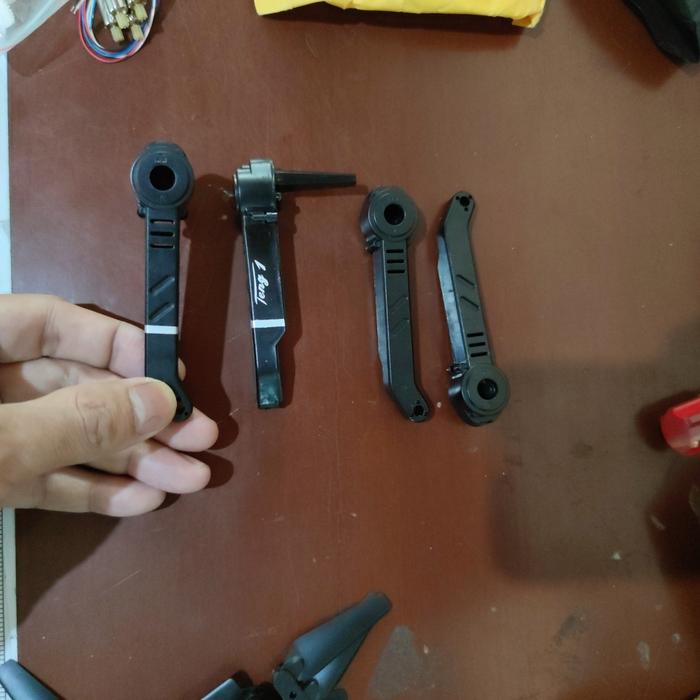 Gambar Arm Lengan Drone E88 Pro Teng - Hitam, kanan belakang dari condet drone shop_NEW undefined Tokopedia