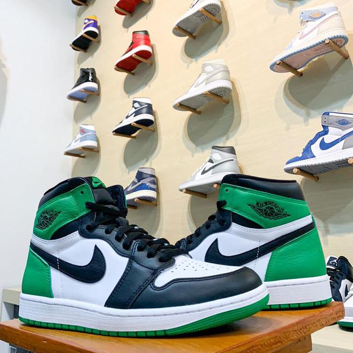 Air Jordan High OG Lucky Green Men (100% Authentic) 43 di  Gallerysneaker Original Tokopedia