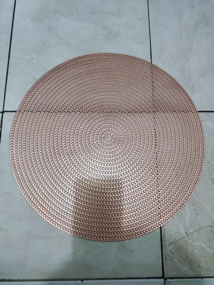 Gambar PVC Placemat / Tatakan Piring Meja Makan PVC High Quality Import Round - Rose Gold dari Home Decor Zega undefined Tokopedia