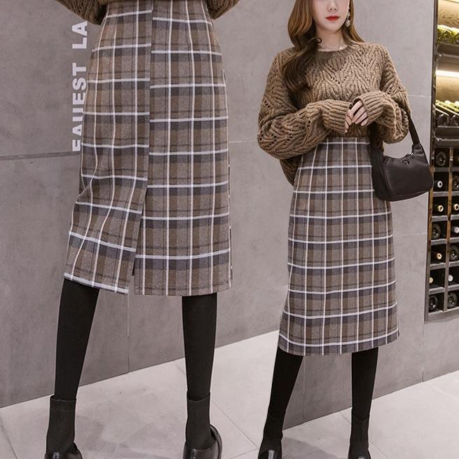 Gambar Midi Skirt Rok Checkered Plaid Highwaist A Line Vintage Korean RKK - Brown, S dari SNB Catwalk undefined Tokopedia