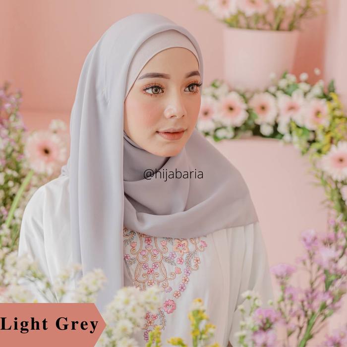 Gambar Hijab Square Polos - Light Grey|Kerudung Segi Empat Abu - Abu - Jilbab - Light grey dari Hijabaria undefined Tokopedia