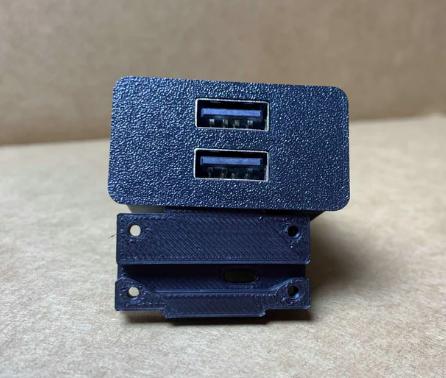 Gambar BMW E30 Dual USB Port by Race German USA - Dual USB-A dari euroclassicpartsid undefined Tokopedia