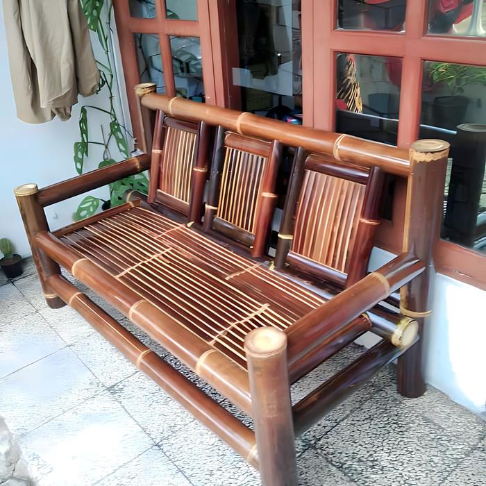 Gambar KURSI BAMBU HITAM KURSI BAMBU PANJANG KURSI BAMBU WULUNG KURSI TERAS dari Kursi Bambu Jogja undefined Tokopedia