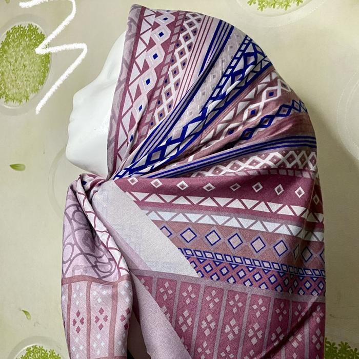 Gambar TERLARIS kerudung segi empat krudung segi empat umama grosir hijab - Voal dari Kaos Distro Fawwaz undefined Tokopedia
