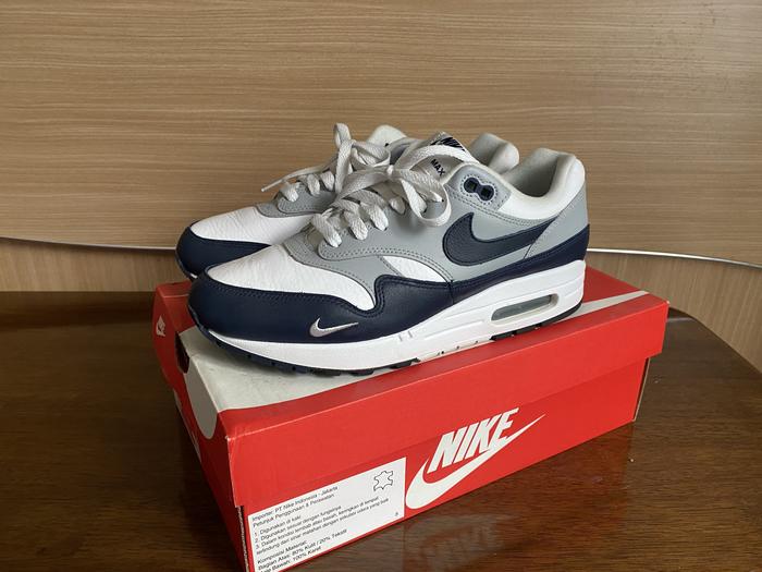 air max lv8 obsidian