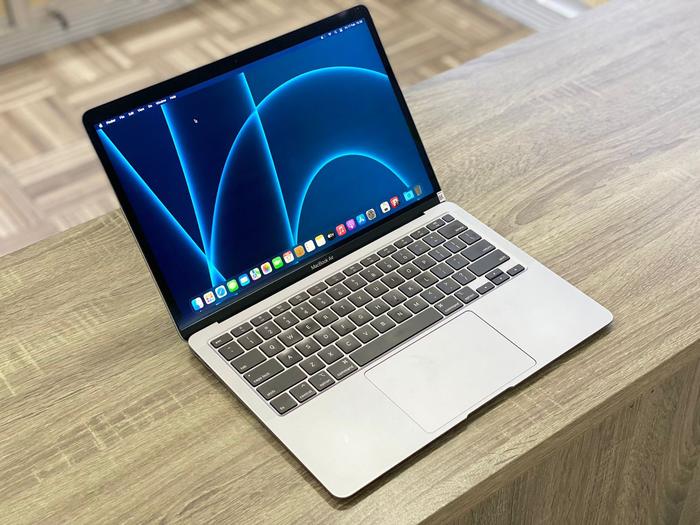 MacBook Air 13 インチ (2020) スペースグレイ - Core i3 1.1 GHZ 