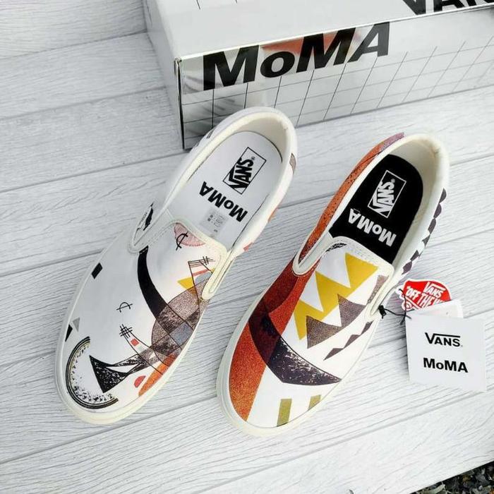 Gambar BIG SALE.. SEPATU VANS MOMA GRADE ORI MADE IN CHINA BNIB BONUS - Moma, 39 dari Siahaancollection undefined Tokopedia
