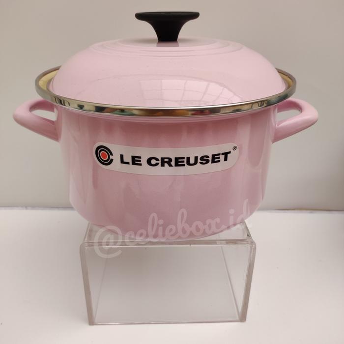 Gambar Le creuset original ENAMEL ON STEEL CASSEROLE / SOUP POT EOS - 18cm SatinPink dari Celiebox undefined Tokopedia
