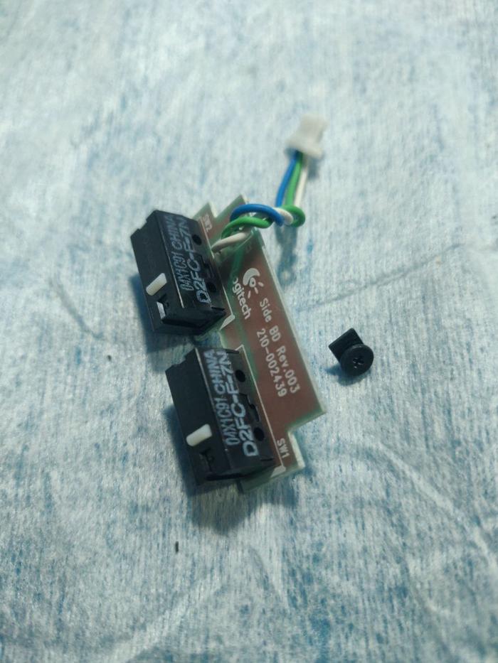 Gambar part logitech g304 g305 - side button pcb dari Cupil Stuff undefined Tokopedia