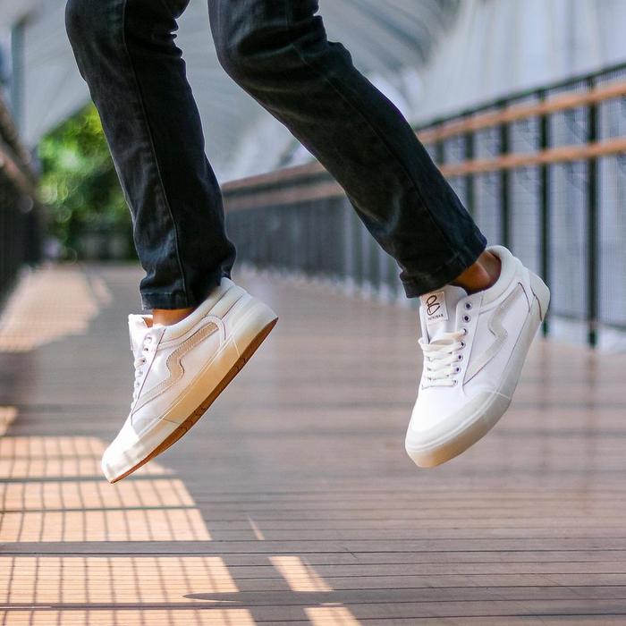 Gambar Sneaker Lokal PATROBAS - "CLOUD" dari Theklek undefined Tokopedia